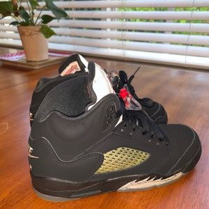 Jordan youth size 5